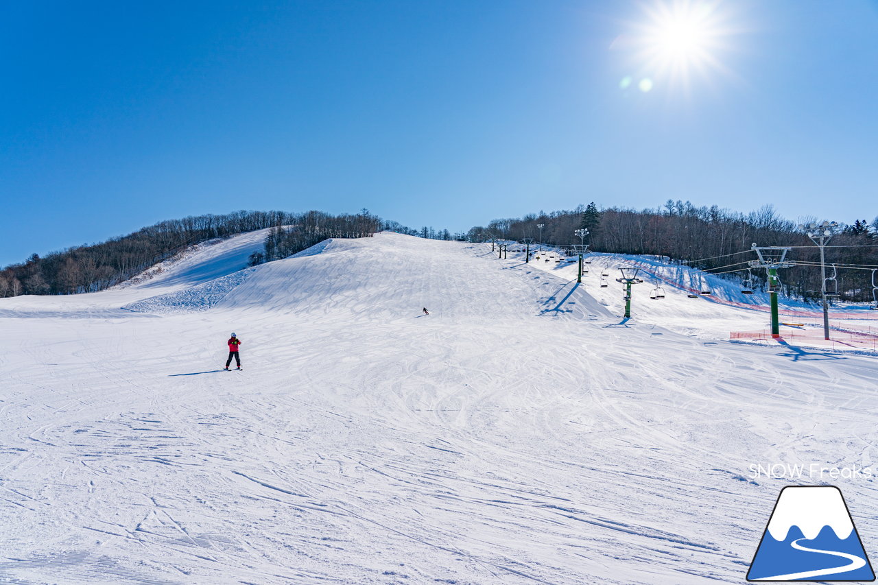 幕別町白銀台スキー場｜広大な十勝平野の向こうには、北海道の背骨・日高山脈。大地のスケール感が違う、ロケーション抜群のローカルスキー場へ(^^)/